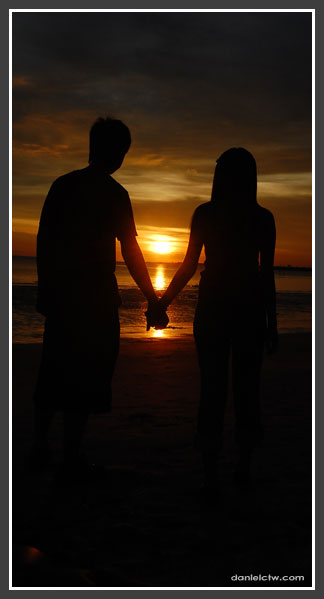 Romantic Dark Figures