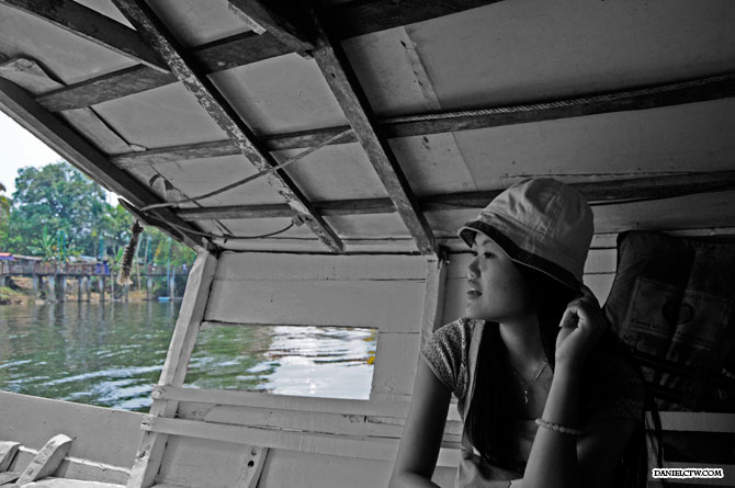Boat to Opposite of River Boat to Opposite of River