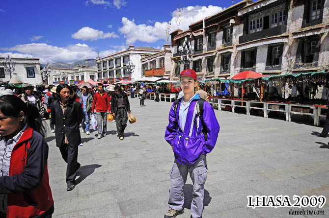 Daniel In Lhasa Street