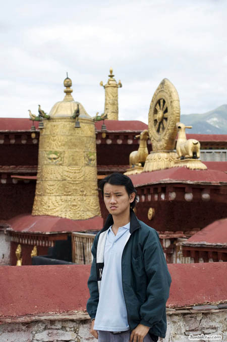 DanielCtw with Temple Ornaments