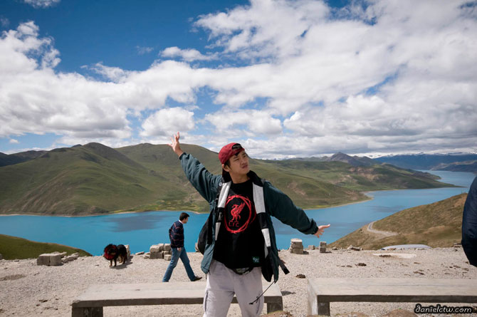 DanielCtw Weird Pose Blue Lake Tibet