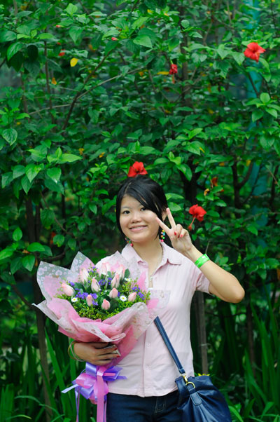 Chia Yen with Flower