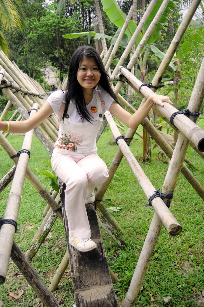 Yen on bamboo bridge