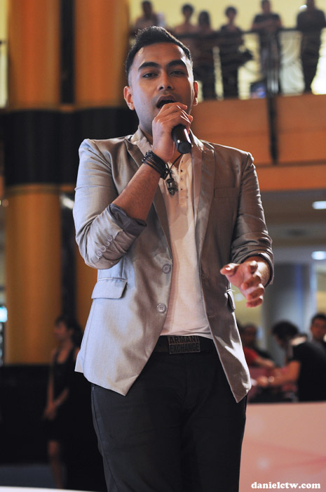 Guest Artiste Singing at Sasa Event 2010 Guest Artiste Singing at Sasa Event 2010