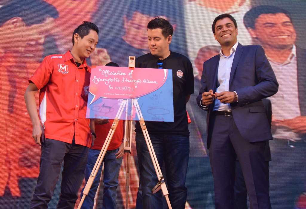 Signing of Synergistic Strategic Alliance (Left) Mr. Sean Ng, Mr. Jason Lo, Mr. Mantosh Malhorta